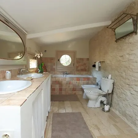 Villa La Raffinee, Au Coeur Des Garrigues Du Luberon